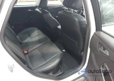 2014 Ford Focus Se z USA, uszkodzony, nr VIN 1FADP3K21EL193672